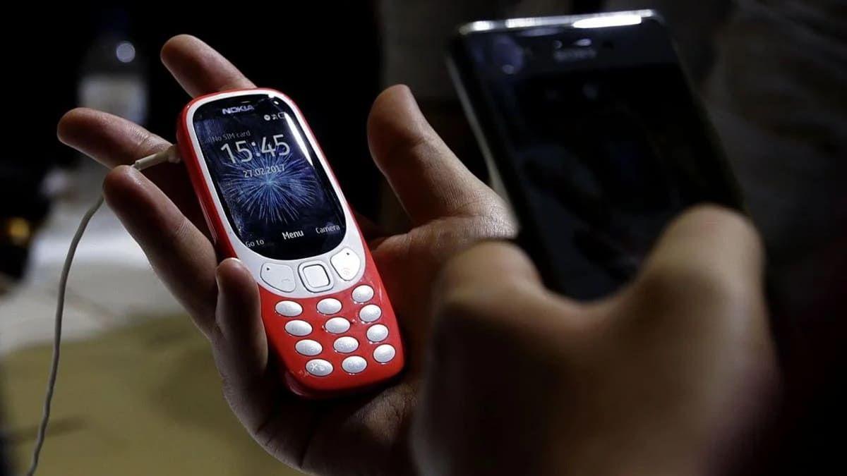 Apple, Motorola o Nokia para 2000 euros: los coleccionistas pagan más y más dinero por uno de estos viejos teléfonos móviles