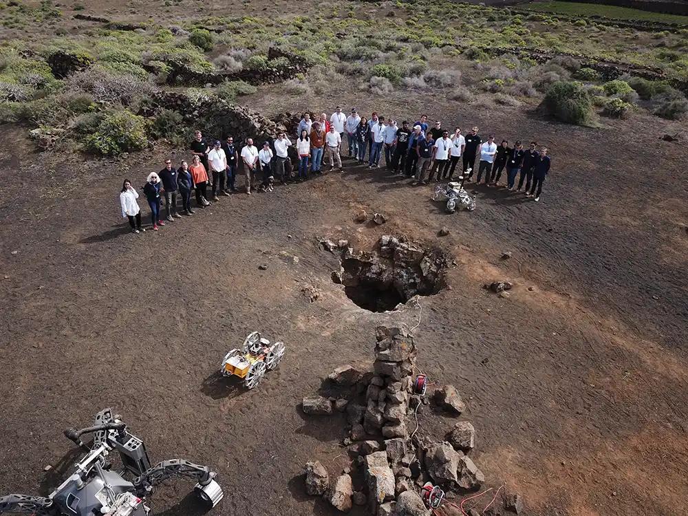 Trate de usar túneles de lava del robot lanzarote, haga cavidades similares en la luna