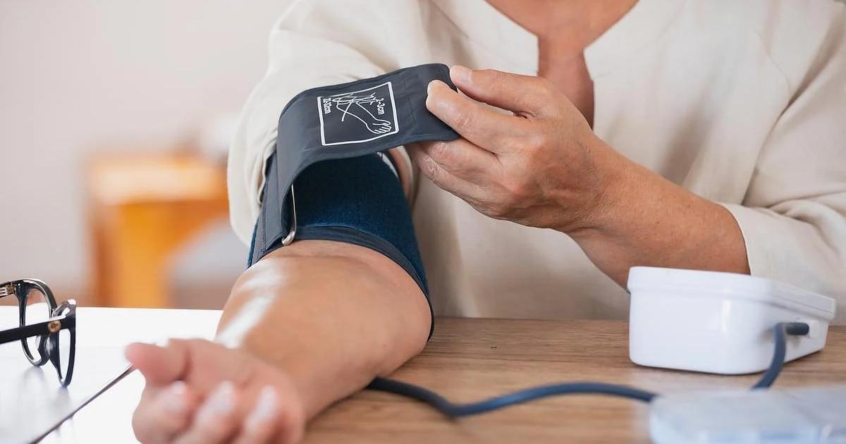 Control estricto de la presión arterial sana y útil, según las proyecciones -